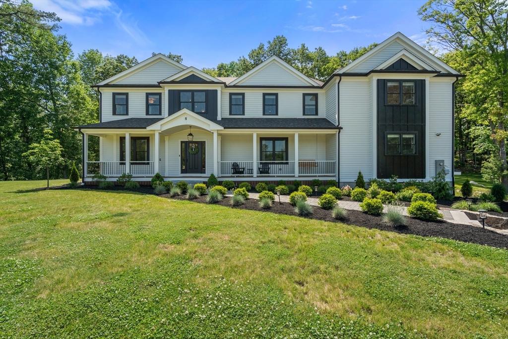 8 Charles St, North Reading, Massachusetts 01864
