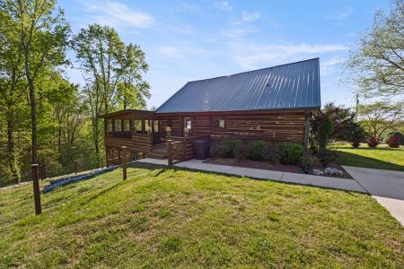 201 Bell Memorial Dr., Estill Springs, Tennessee 37330, USA