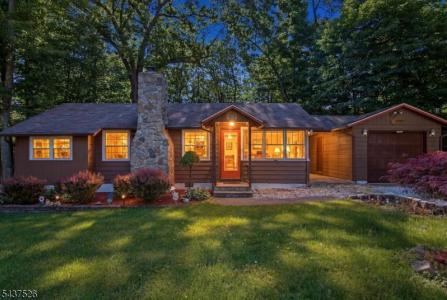 134 Birch Rd, Vernon Twp., NJ 07422-1900, USA