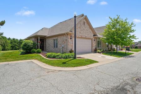10115 Texas Lane, Crown Point, Indiana 46307, USA