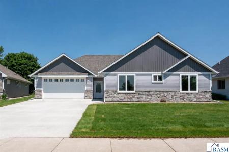 216 Dancing Waters Circle, Mankato, مينيسوتا 56001, الولايات المتحدة