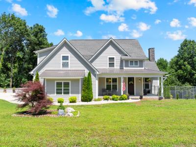 621 Lake Haven Drive, Tullahoma, Tennessee 37388, USA