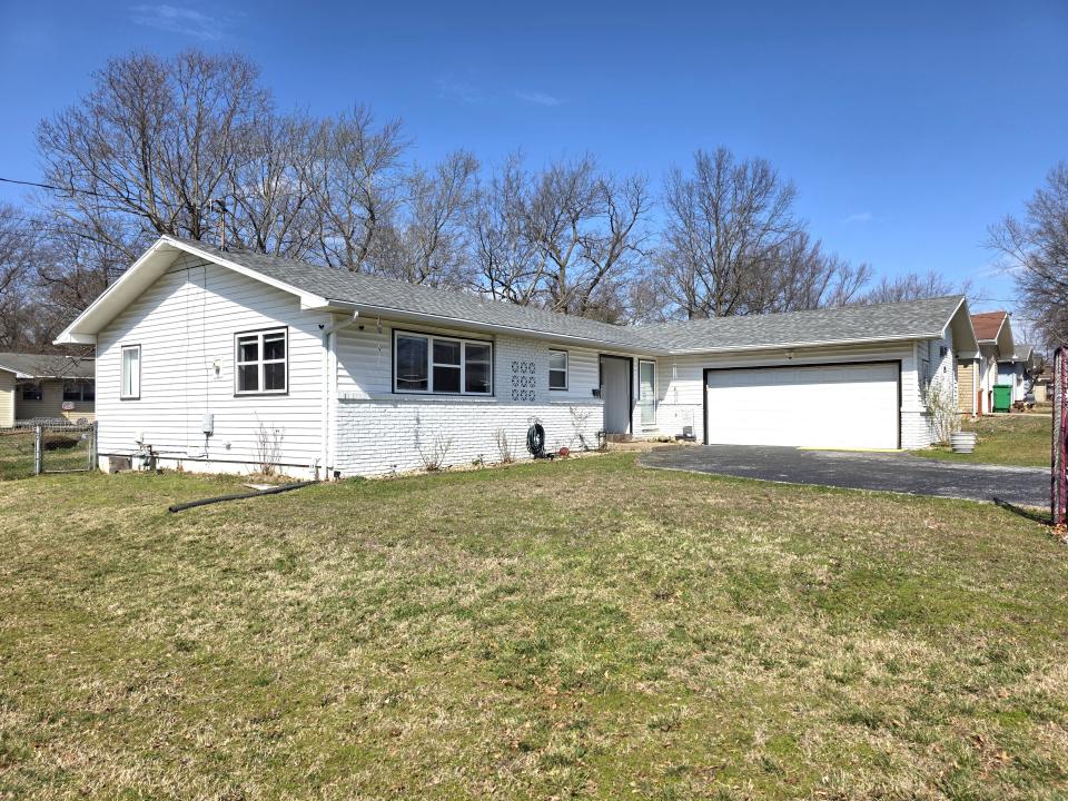 1967 S ST CHARLES AVE, SPRINGFIELD, ميسوري 65804, الولايات المتحدة