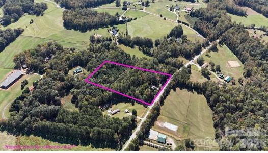 1491 Landrum Road, Columbus, Caroline Du Nord 28722, États-Unis