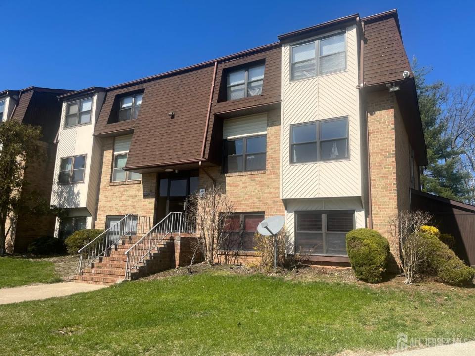 1941 Raspberry Court, Edison, New Jersey 08817, USA