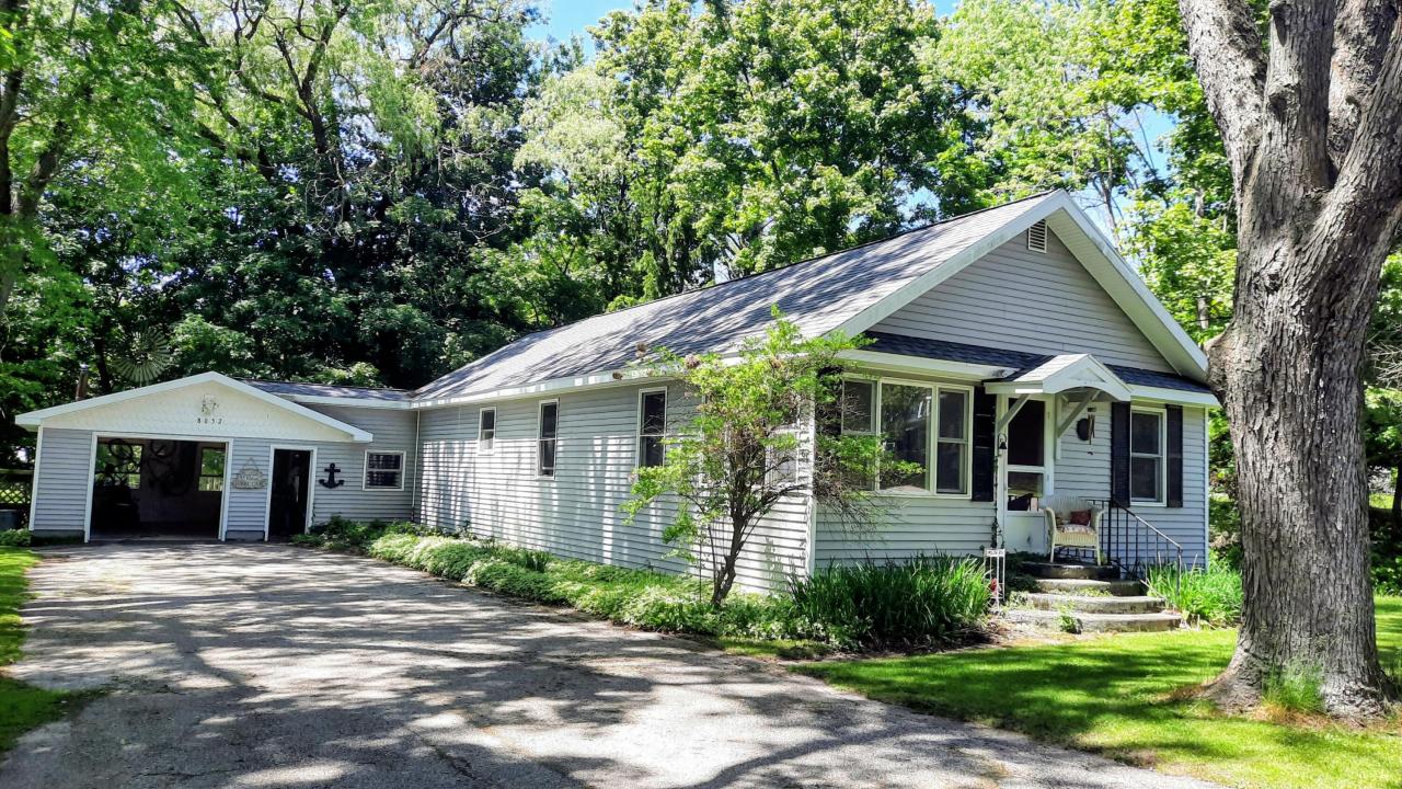 8052 Schroeder Street, Onekama, Michigan 49675, USA