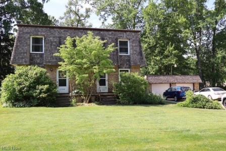 7744 Brookwood Ne Drive, Warren, Ohio 44484, USA