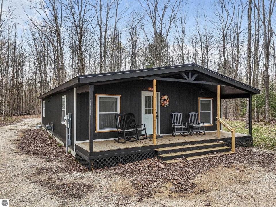 568 NE Plum Valley Road, Mancelona, Michigan 49659, États-Unis