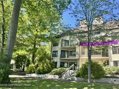 25 Midlake Drive unit: # 301D, Lake Harmony, Pennsylvania 18624, USA