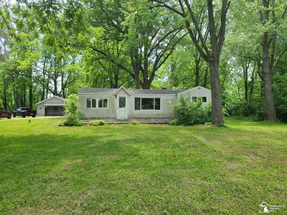 2807 W Smith, Lambertville, Michigan 48144, USA