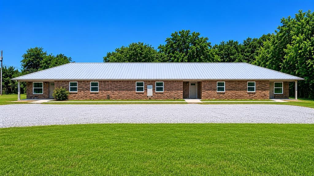 412 W Franklin Street, Alvord, テキサス 76225, アメリカ合衆国