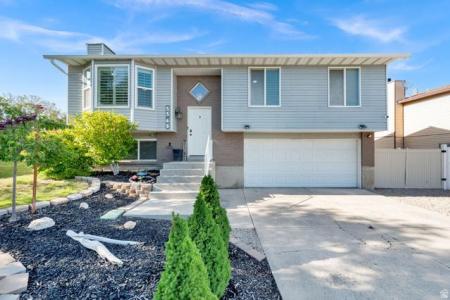 5568 W GOLDEN GATE CIR S, West Jordan, Utah 84081, États-Unis