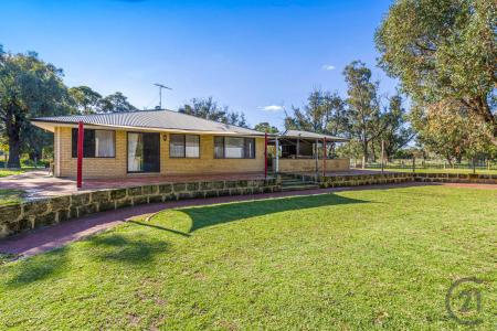 33 Thomas Street, Pinjarra, WA 6208, Australia