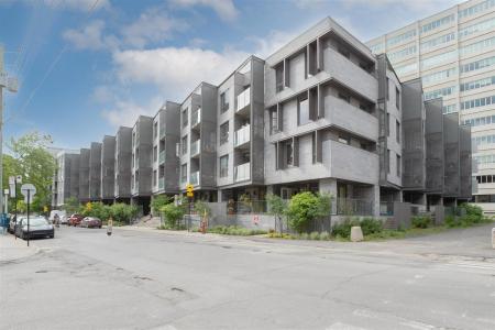 5400 Av. Henri-Julien, Montréal (Le Plateau-Mont-Royal), קוויבק H2T 2E8, קנדה