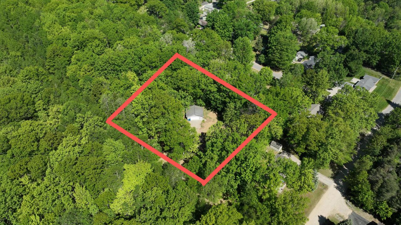 302 Bay City Trail, Houghton Lake, Michigan 48629, États-Unis