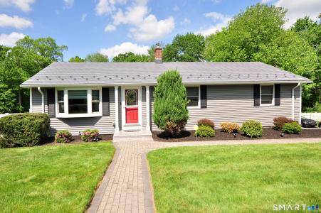 429 South Stone Street, Suffield, Connecticut 06093, USA
