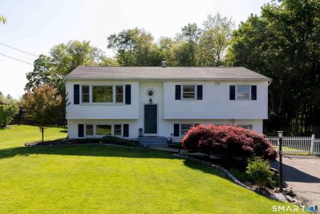 3 Eastview Drive, New Fairfield, Connecticut 06812, USA