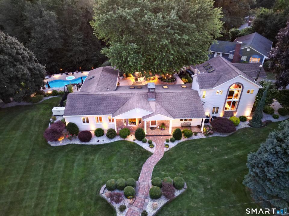103 Glenbrook Drive, Cheshire, Connecticut 06410, USA