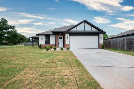 280 Windsor Way, Oklahoma City, Oklahoma 73110, USA