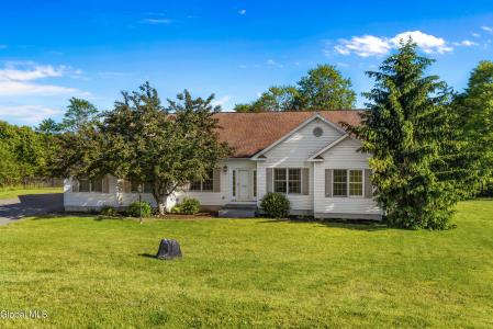 109 Abbey Road, Poestenkill, New York 12140, USA