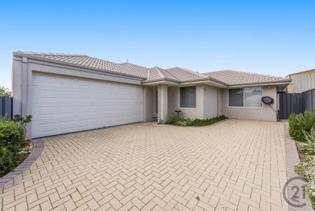 49b Shayne Street, Halls Head, WA 6210, Australia