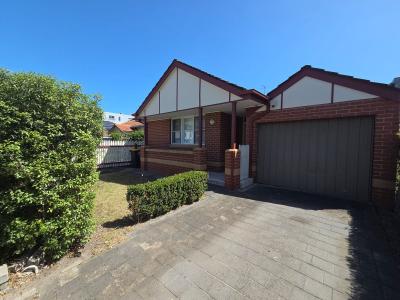 1/80 Truganini Road, Carnegie, VIC 3163, Australia