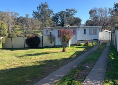 33 Kinred Street, Tumut, NSW 2720, Australia