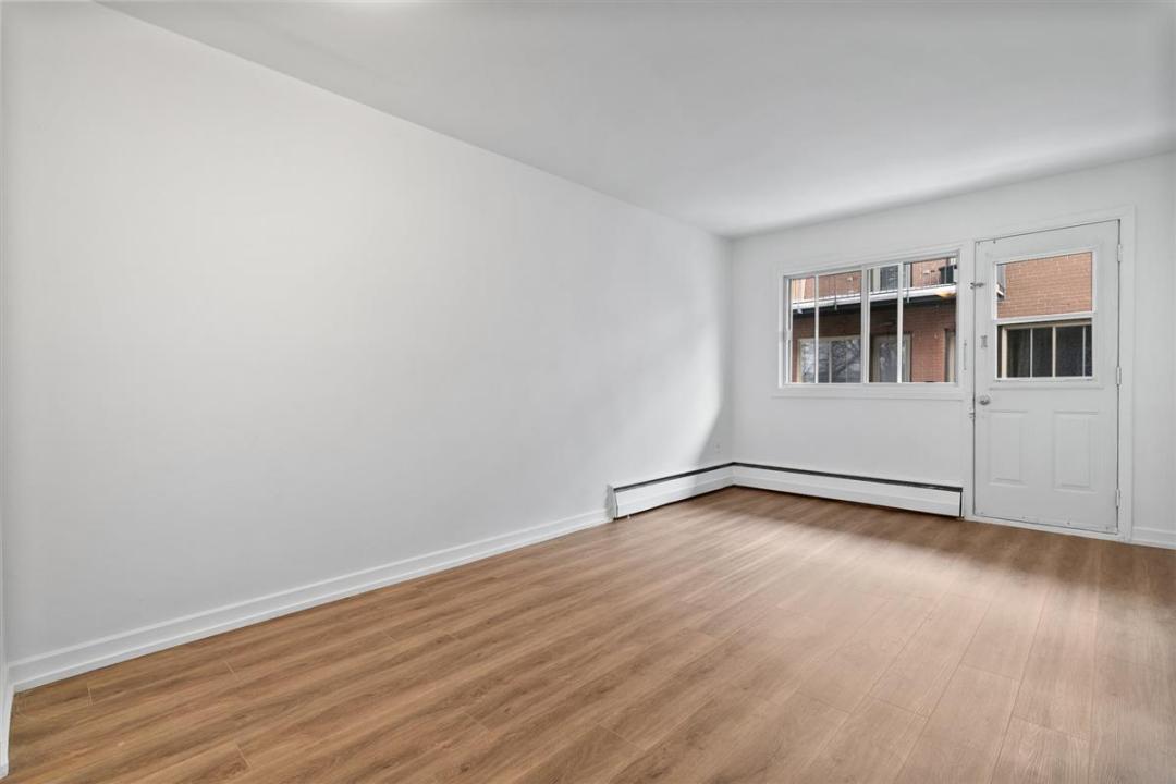 2185 Boul. Henri-Bourassa E., Montréal (Ahuntsic-Cartierville), קוויבק H2B 1T1, קנדה