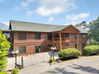 365 Smoky View Road, Gatlinburg, Tennessee 37738, USA