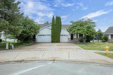 2420 Noel Court , B, Oshkosh, Wisconsin 54904, USA