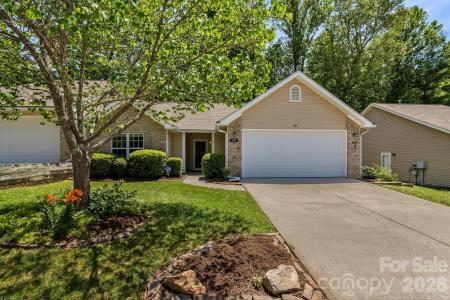 308 Wiltshire Circle, Fletcher, North Carolina 28732, USA