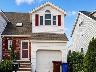 41 Burnett Rd , 41, Revere, Massachusetts 02151, USA