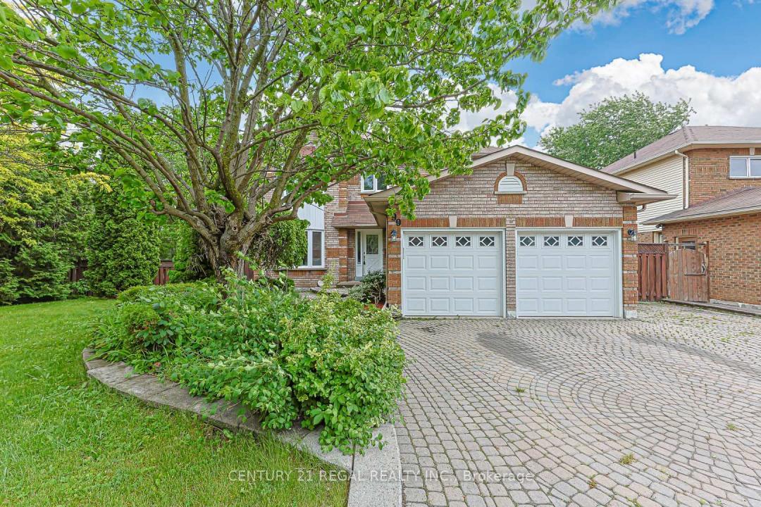 599 SANDFORD STREET, Newmarket, Ontario L3X 1T4, Canada