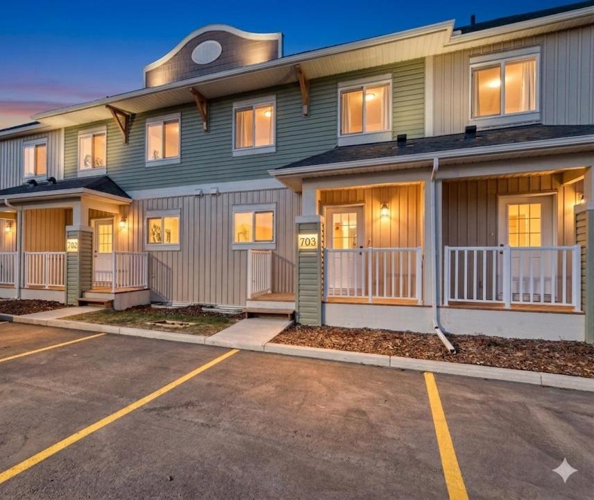 1003 CLOVER ROAD, Carstairs, Alberta T0M 0N0, Canada
