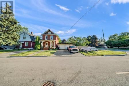 118 HEWAT STREET, Cambridge, Ontario N3H 4H1, Canada