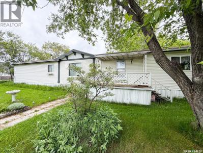501 7TH AVENUE E, Meadow Lake, Saskatchewan S9X 1X9, Canadá