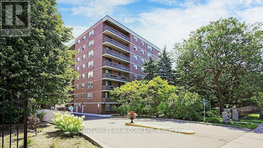 7451 YONGE STREET, Markham (thornhill), Ontario L3T 2B4, Canada