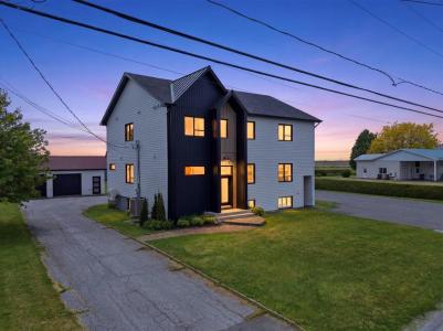 7725-7735  Boul. Laframboise, Saint-Hyacinthe, Quebec J2R 1E8, Canada