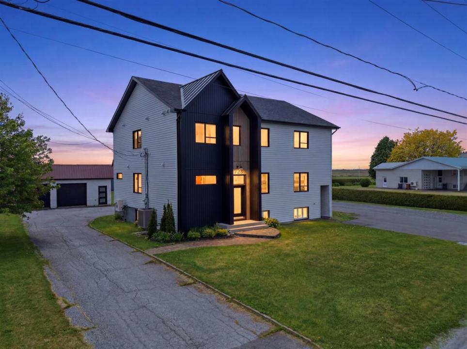 7725-7735 Boul. Laframboise, Saint-Hyacinthe, Québec J2R 1E8, Canada