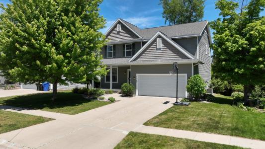 7708 Winding Creek, Midland, Michigan 48642, USA