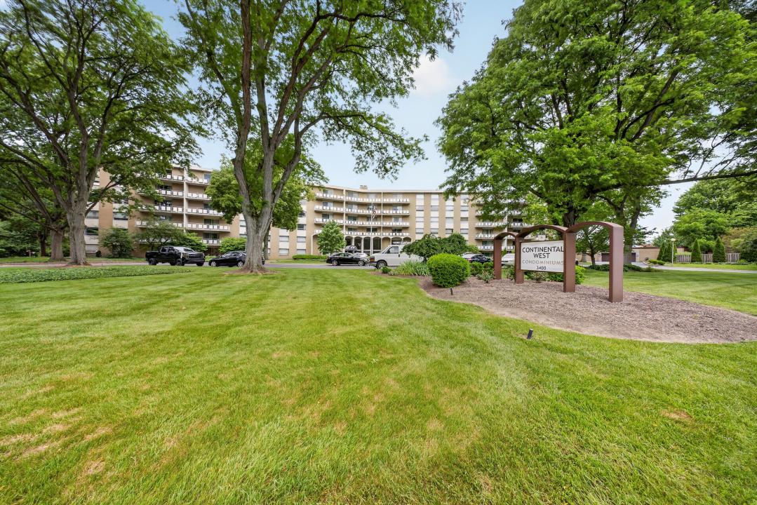 3400 Wooster Rd. #416, Rocky River, Ohio 44116, USA