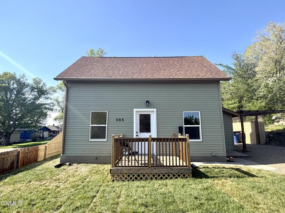 303 8th Street NE, Jamestown, 北達科他州 58401, 美國