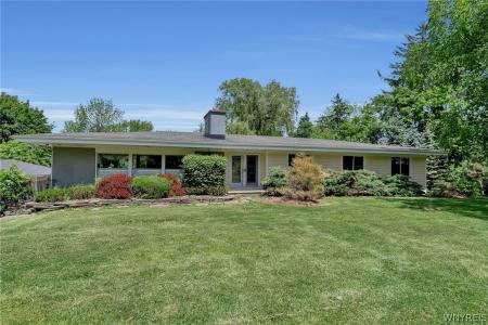 7932 Quaker Road, Orchard Park, NY 14127, USA