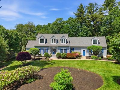 15 Erin Way, Middleton, Massachusetts 01949, USA