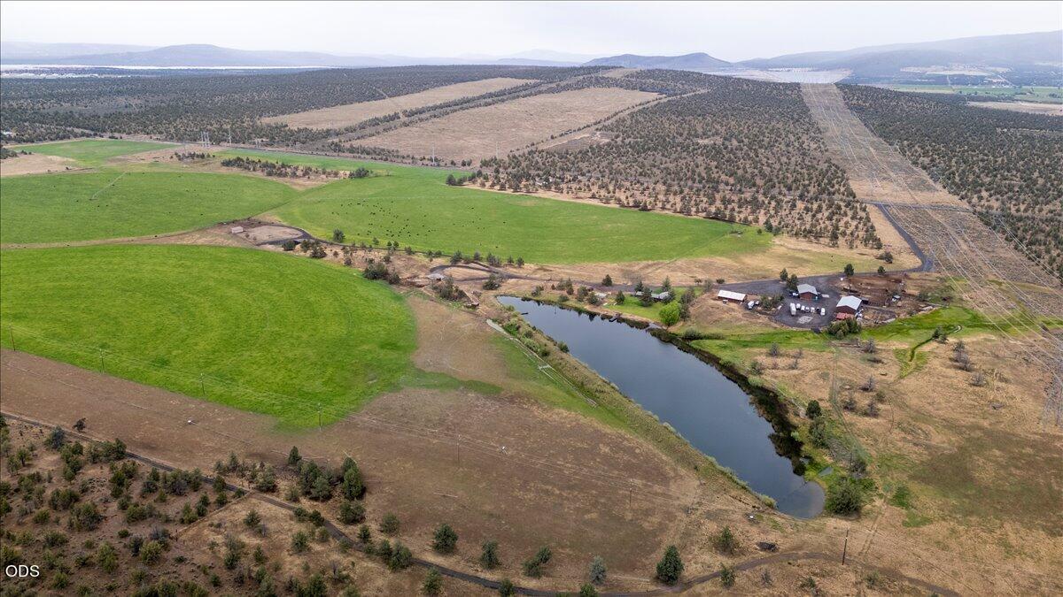 7995 SW Houston Lake Road, Powell Butte, Oregon 97753, Stati Uniti