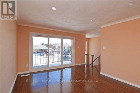 7288 SIGSBEE DRIVE, Mississauga (malton), Ontario L4T 4A2, Canada