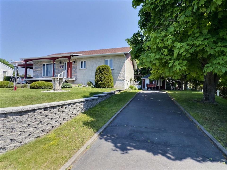 379 Rue Joseph-Viel, Rivière-du-Loup, Québec G5R 4S1, Canada