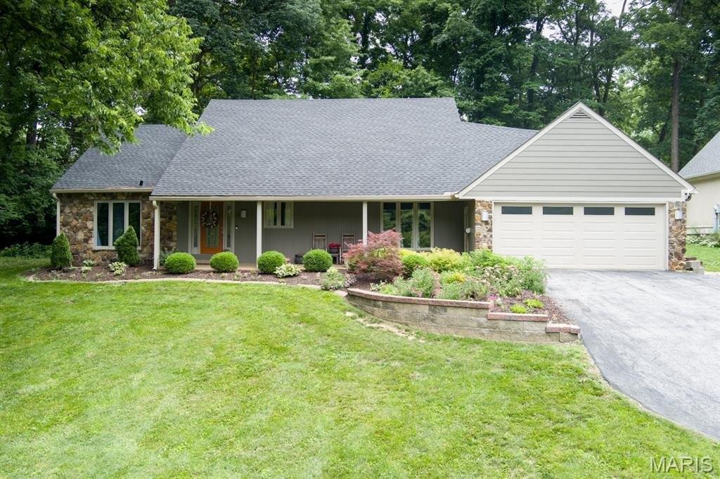 18 Powder Creek Drive, Belleville, Illinois 62223