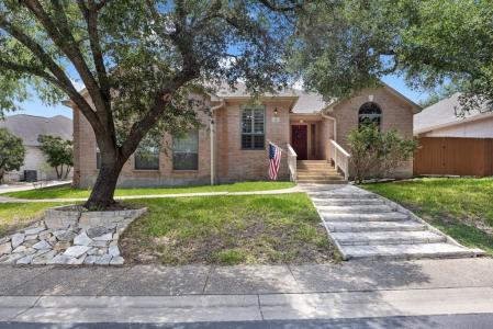 211 E Creekview Dr, Fredericksburg, Texas 78624, USA