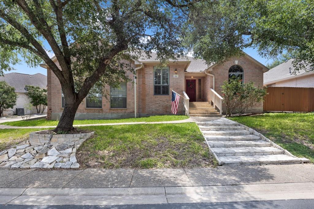 211 E Creekview Dr, Fredericksburg, Texas 78624, USA